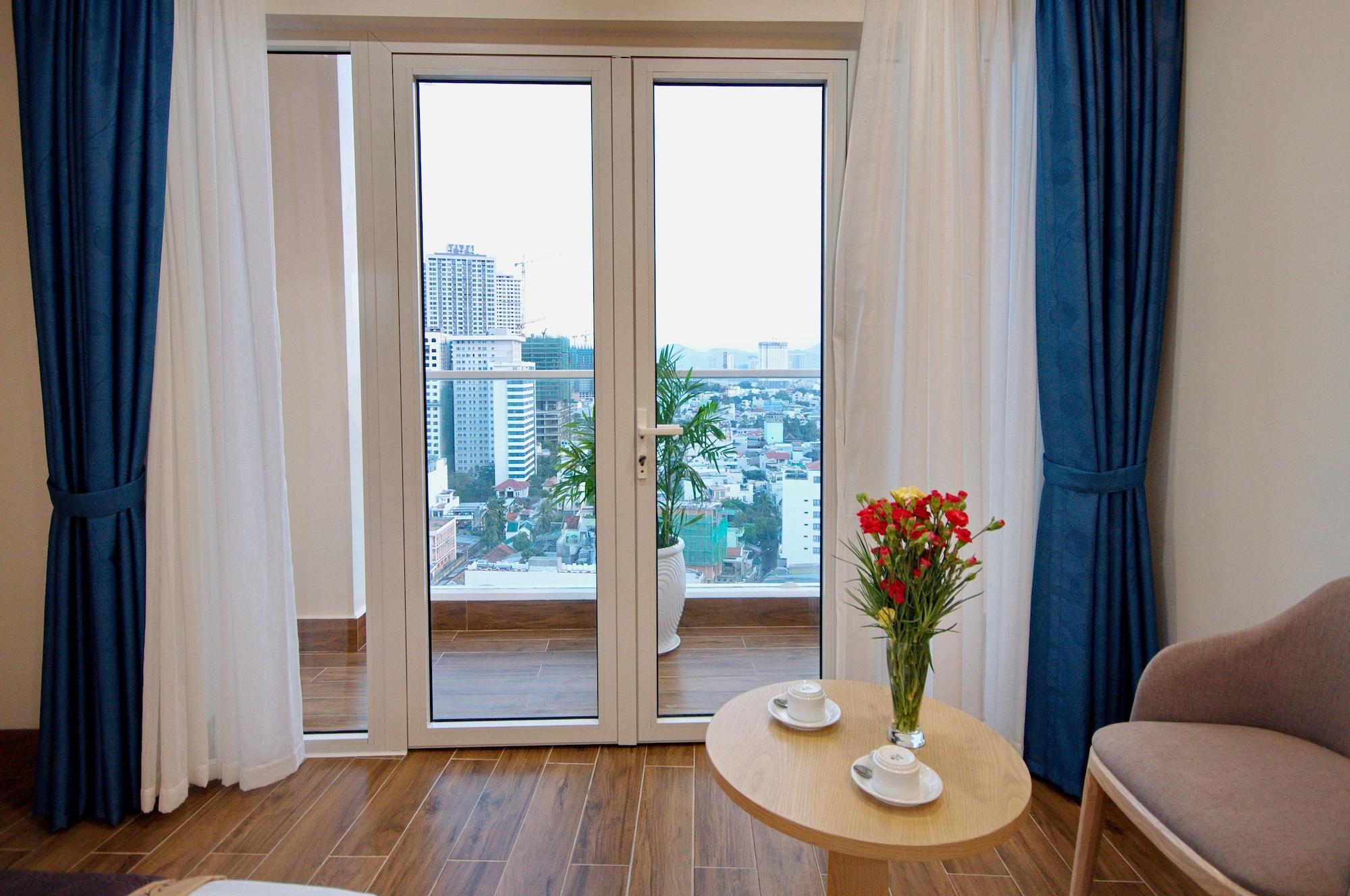 Khách sạn Monica 4*