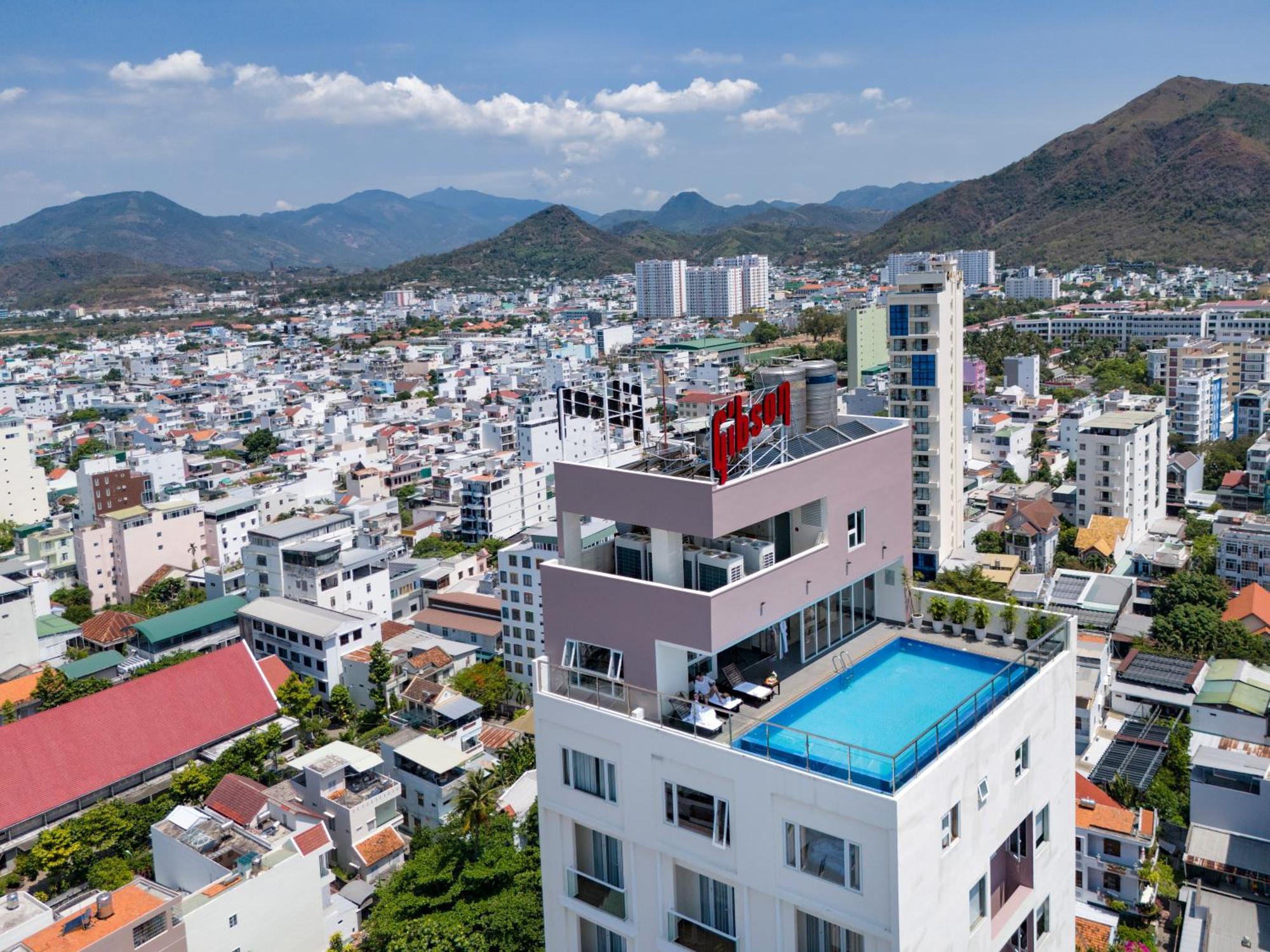 Khách sạn Monica