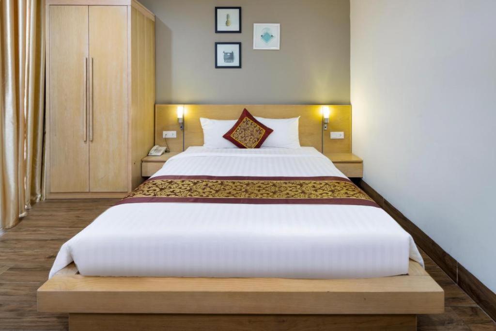 Khách sạn Monica 4*